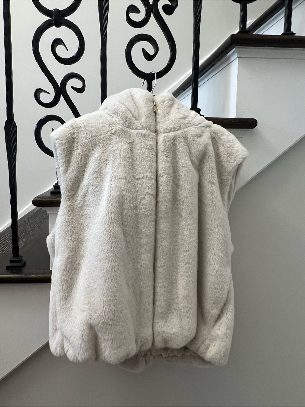 Zara Plush Faux Fur Vest in Light Cream